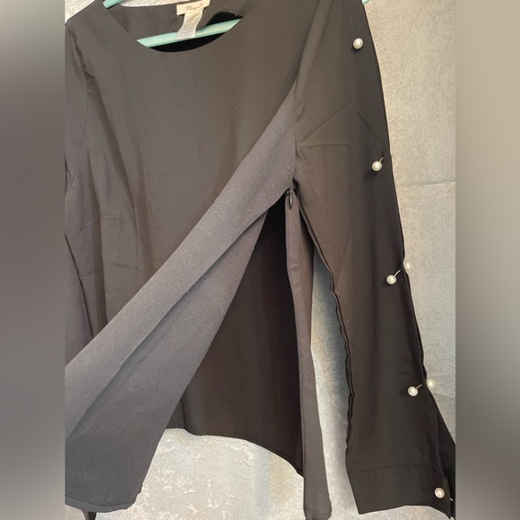 Women’s formal pearl blouse - Picture 7 of 7